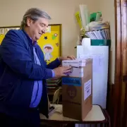 Emir F�lix, tras emitir su voto: "Vamos a defender los intereses de todos los mendocinos"