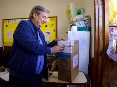 Emir F�lix emiti� su voto.