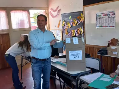 Jorge Difonso pidi� a los mendocinos que acudan a las aescuelas a emitir su voto.