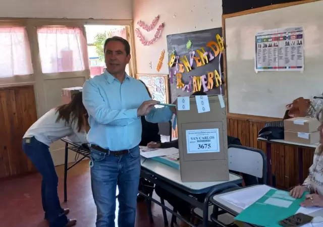 Jorge Difonso pidi� a los mendocinos que acudan a las aescuelas a emitir su voto.