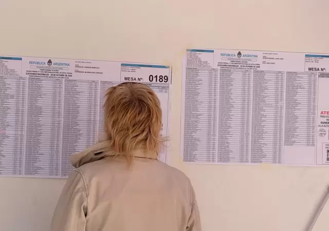 El tiempo corre y no alcanza: la baja participaci�n electoral a las 17h que enciende las alarmas