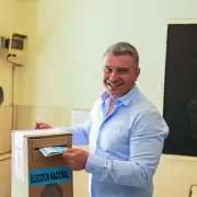 Diego Costarelli vot� y calific� estas elecciones como un plebiscito de gesti�n