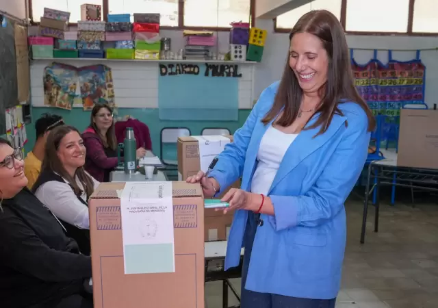 Marisa Uceda vot� y pidi� poner un l�mite a Milei en estas elecciones.