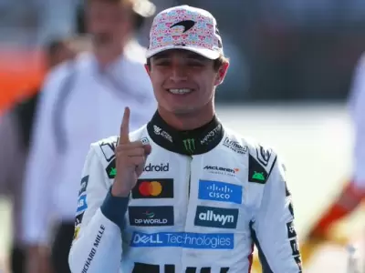 El brit�nico de McLaren no solo se impuso con autoridad, sino que con esta victoria supera a su compa�ero Oscar Piastri.