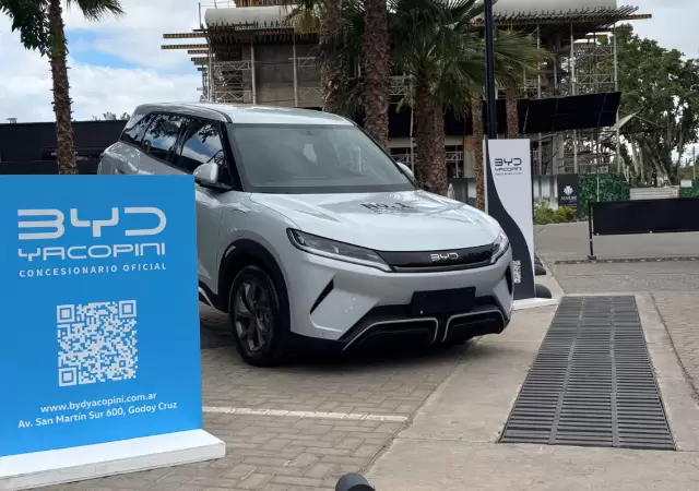 Los modelos el�ctricos e h�bridos de la marca ya se prueban y comercializan a trav�s de Yacopini.