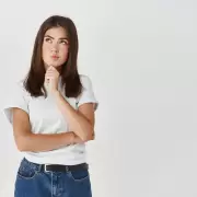 �Por qu� nos agarramos la pera al pensar? La explicaci�n de la psicolog�a