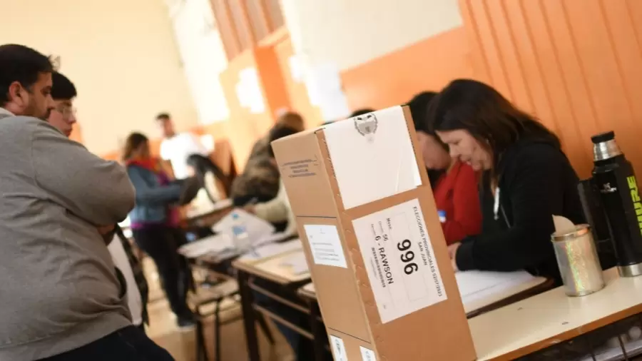 "El electorado busca soluciones pragm�ticas y futuras, en lugar de aferrarse a ideolog�as o figuras pol�ticas del pasado" (A. Urios).