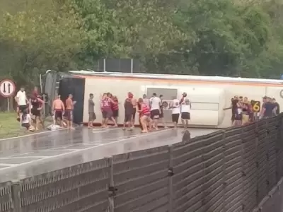 Hinchas de Flamengo y un accidente que complic� los planes.