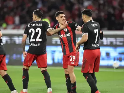 Santiago Lencina renov� contrato hasta el 2029.