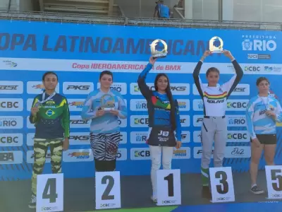 Mar�a Escardini en el podio de Chile