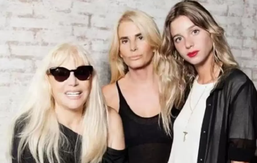 Susana Giménez junto a su hija, Mercedes Sarrabayrouse, y su nieta es Lucía Celasco.