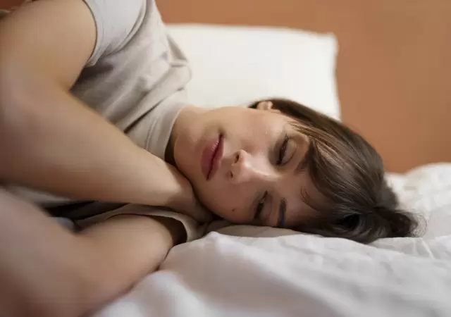 Estrategia de sue�o r�pido: relajaci�n y visualizaci�n paso a paso.