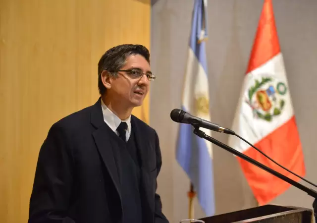 C�nsul Albeto Hart