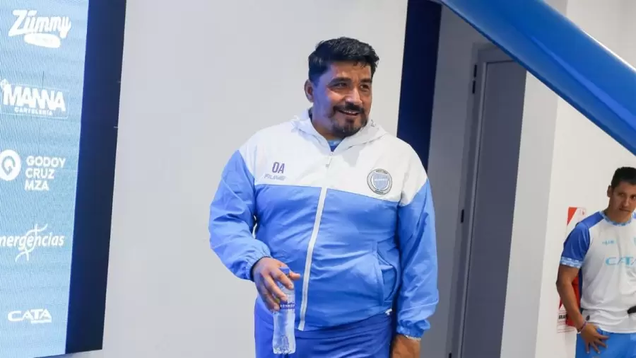 Omar Asad tiene un gran desaf�o por delante: Salvar a Godoy Cruz del descenso.