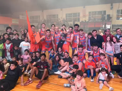 Rivadavia festej� ante su gente.