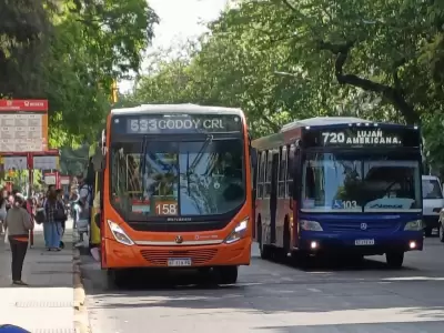 La desesperaci�n de los mendocinos por el aumento del pasaje de colectivo a partir del 10 de noviembre.