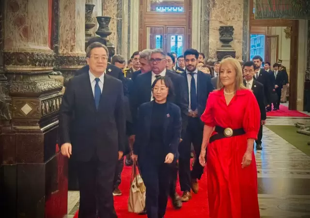 China y Uruguay reafirman lazos comerciales