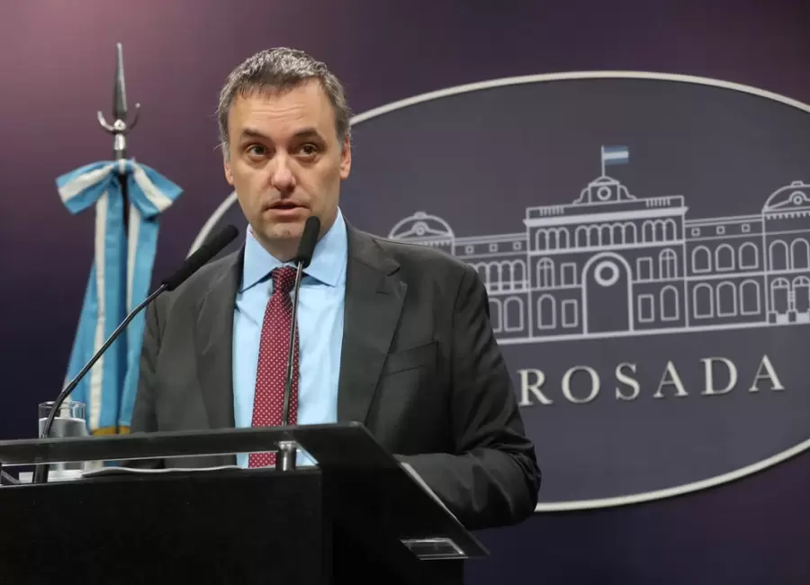 Adorni anuncia m�s cambios en el Gabinete