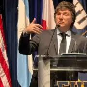 Gira presidencial a EE.UU. mientras se recompone el Gabinete
