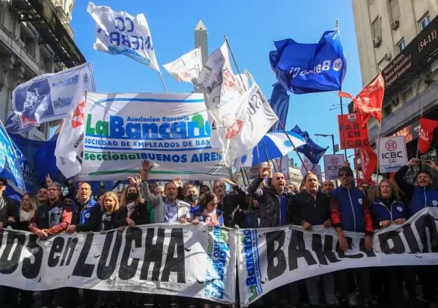 La suma se liquidar� junto con los haberes de octubre y elevar� el salario inicial conformado por encima de los $3.600.000.