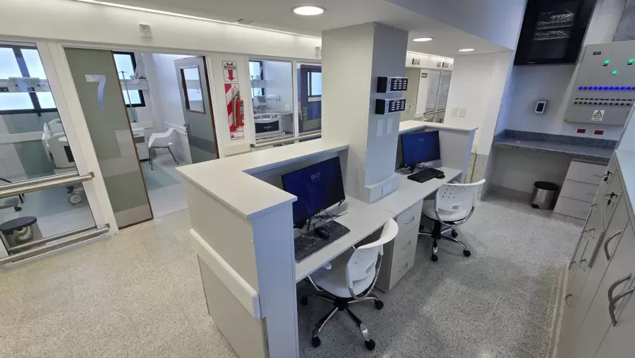 Nueva unidad de Terapia Intensiva del Hospital Fern�ndez, inaugurada bajo la direcci�n de N�stor Raimondi.