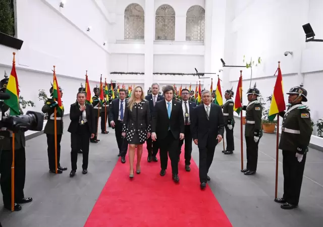 El presidente Javier Milei en Bolivia en la asuncin de Rodrigo Paz Pereira/ Fuente: Presidencia