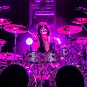 El regreso de KISS: tocarán sin maquillaje, con Eric Singer y homenajeando a Ace Frehley