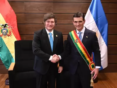 El Presidente Javier Milei junto al Presidente de Bolivia, Rodrigo Paz Pereira, durante la ceremonia de asunci�n presidencial.