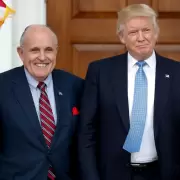 Trump indult� a Rudolph Giuliani y a Mark Meadows, acusados de intentar anular las elecciones de 2020