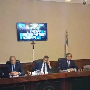 Ordenan que el juicio de la causa cuadernos sea presencial y sin feria judicial