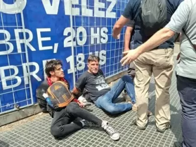 Dos personas fueron detenidas por efectivos de la Polic�a Federal Argentina, una de ellas el sacerdote Francisco Paco Olivera