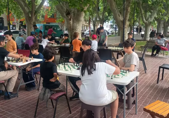 El ajedrez crece en el Este de Mendoza.