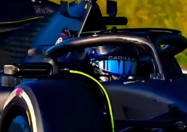 Checo P�rez gir� en un Ferrari totalmente negro.