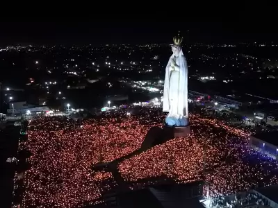 El monumento, dedicado a Nuestra Seora de Ftima, alcanza los 54 metros de altura.