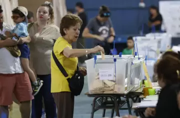 La presidenta del Servel entreg detalles sobre el cronograma de la noche.