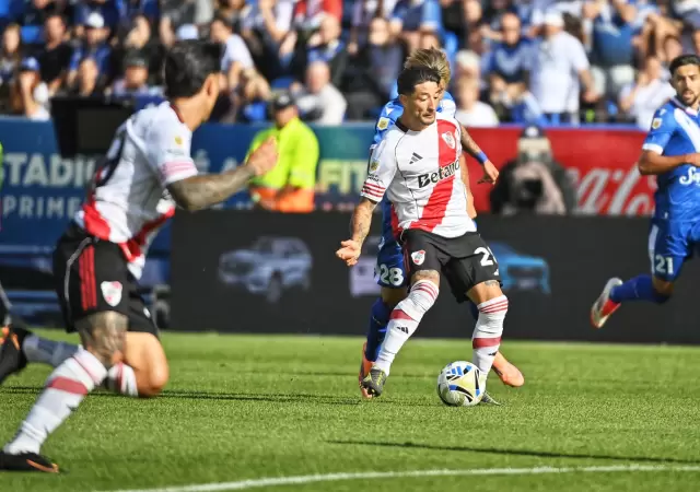 River no pas� de la igualdad ante Velez