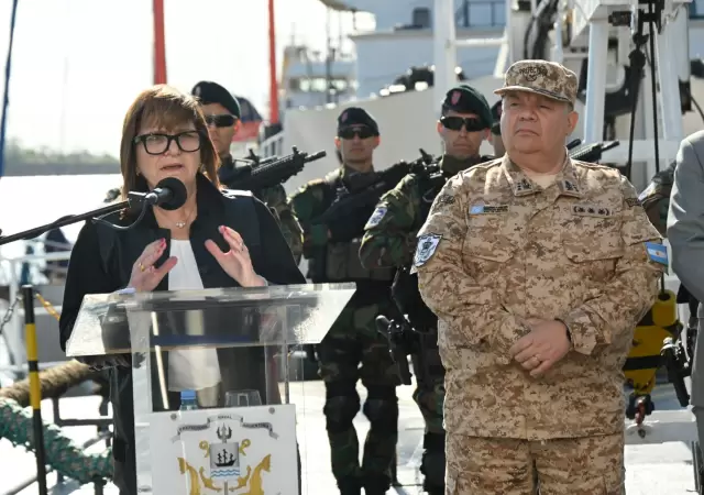La ministra Bullrich haba presentado el plan a bordo de un guardacostas de la Prefectura. (Foto: Ministerio de Seguridad Nacional)