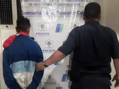 El presunto asesino al momento de ser detenidos/ Fuente: X