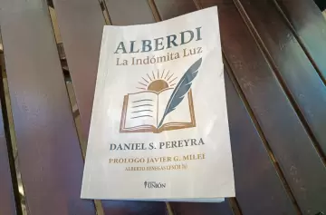 Daniel Pereira presenta su libro "Alberdi, la Indmita Luz"