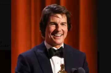 El emotivo momento en que Tom Cruise recibi su Oscar honorfico. Una deuda saldada para Hollywood.