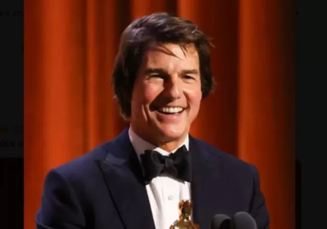 El emotivo momento en que Tom Cruise recibi� su Oscar honor�fico. Una deuda saldada para Hollywood.