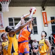 Rivadavia B�squet cay� ante Amancay de La Rioja en el Brozovix