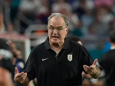 Marcelo Bielsa pasa por un momento complicado en Uruguay