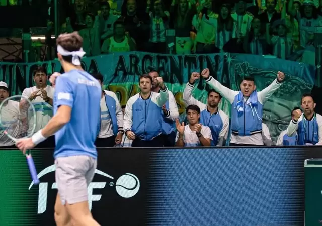 Etcheverry celebra con el equipo y el p�blico argentino