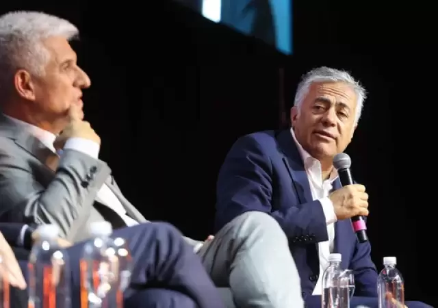 Cornejo junto a Poggi en el encuentro