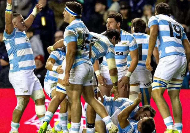 Los Pumas se enfrentan a Inglaterra.