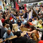 Black Friday salvaje: a los golpes por notebooks a US$ 80 en Ciudad del Este