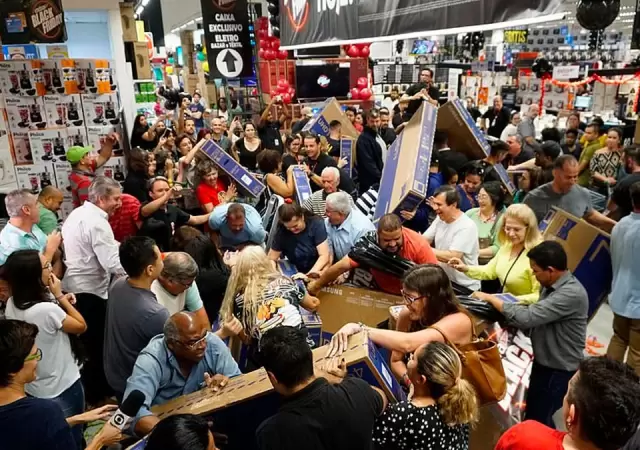 Caos en el Black Friday en Ciudad del Este.