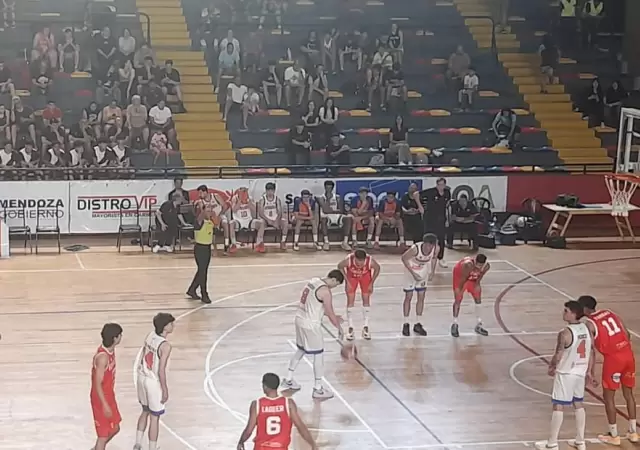 Lindo partido entre Hurac�n y Rivadavia.