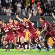 Haza�a del Granate: Lan�s resisti�, gan� en los penales y levant� la Copa Sudamericana